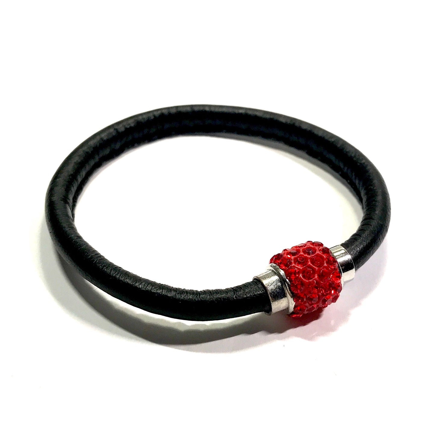 rød-glitter-sort-lammeskinn-sølv-armbånd