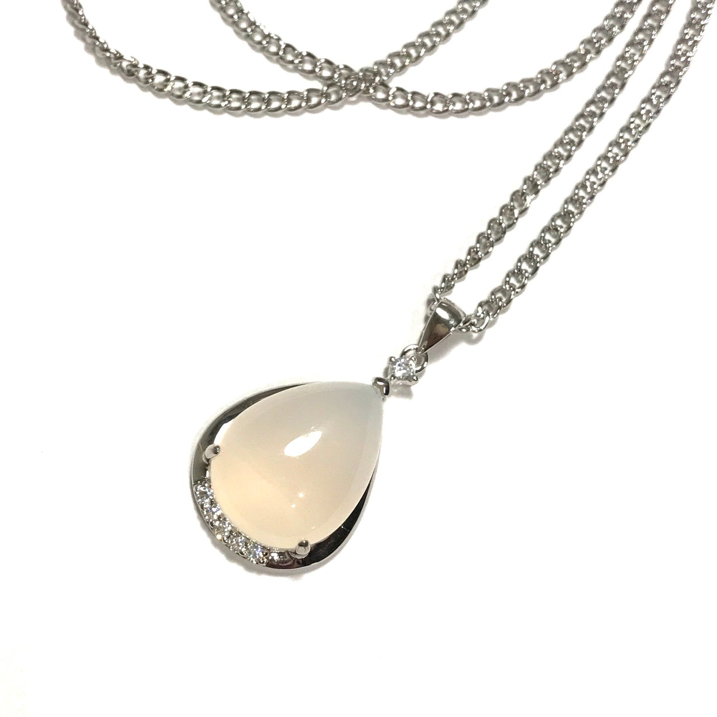 hvit-agat-stein-dråpe-glitter-sølv-smykke-halskjede