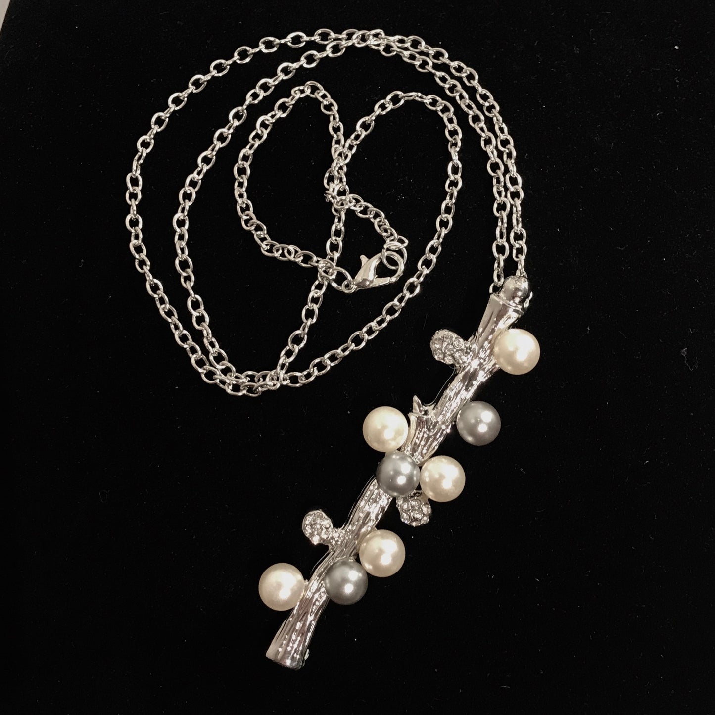 hvit-perle-sølv-smykke-halskjede