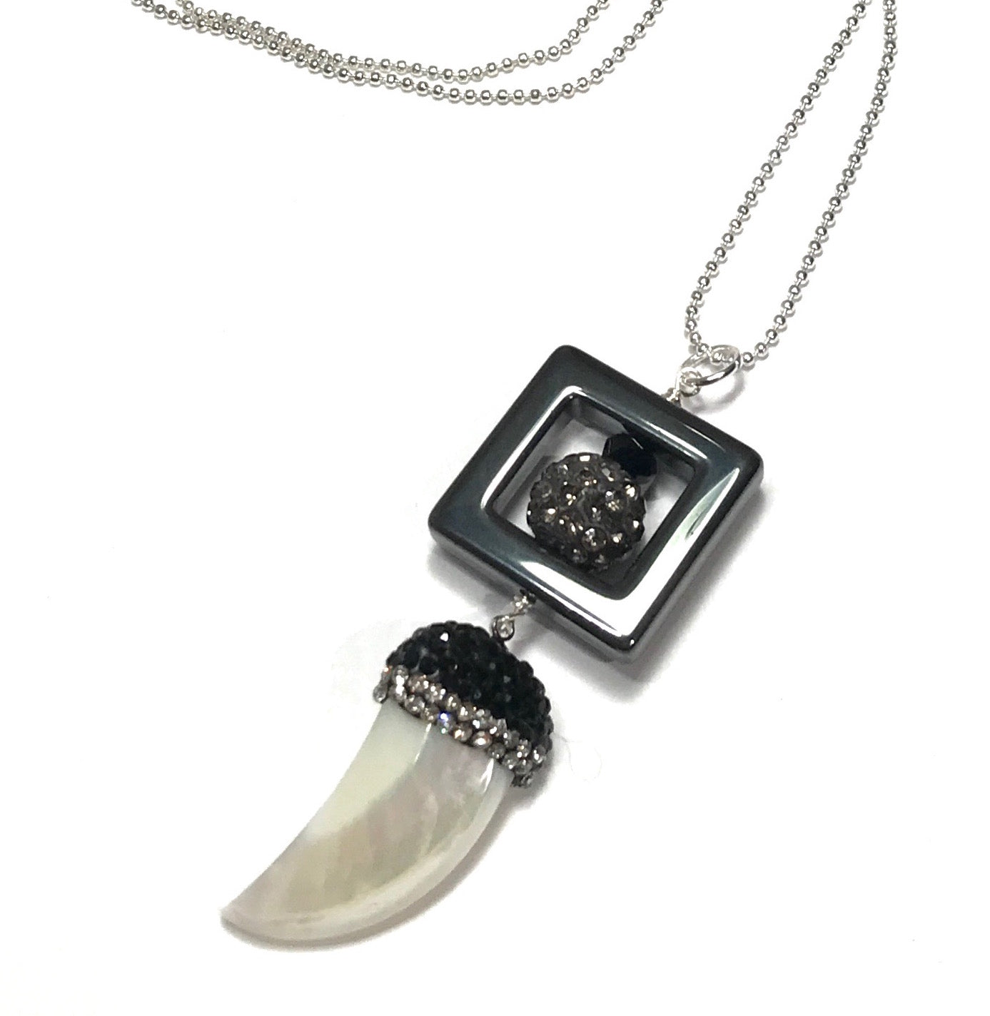 skjell-tann-glitter-sort-hemtitt-blodstein-langt-smykke-halskjede