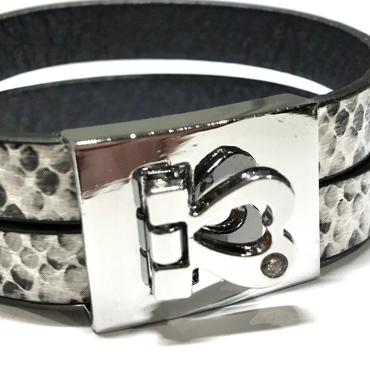 hvit-sort-grå-slange-hjerte-sølv-stål-armbånd