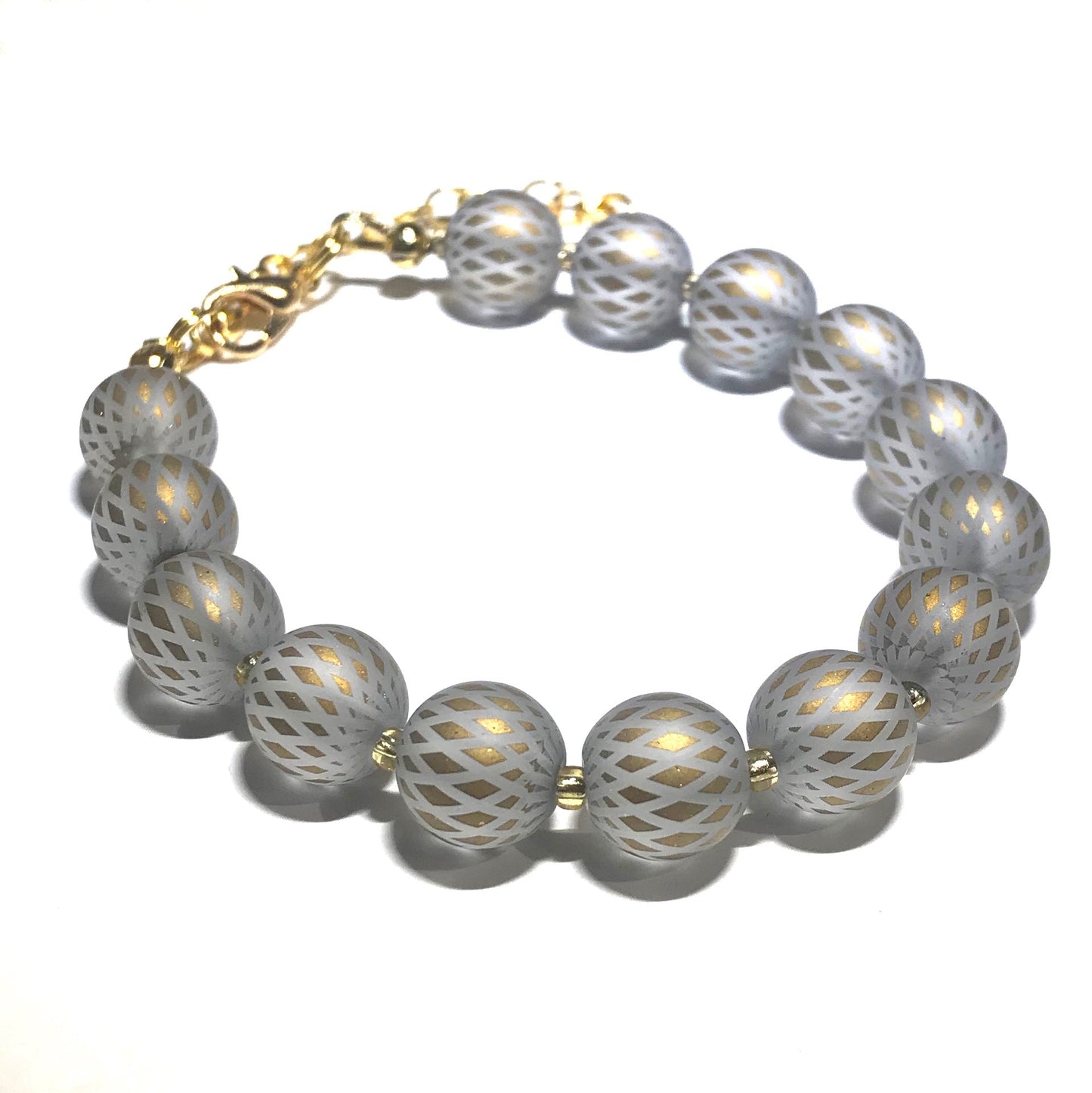 grå-gull-glass-armbånd