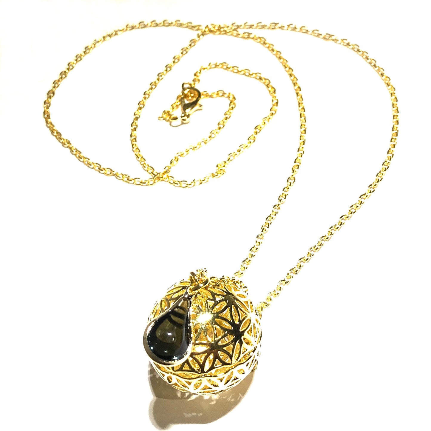 gull-kule-sort-dråpe-langt-smykke-halskjede