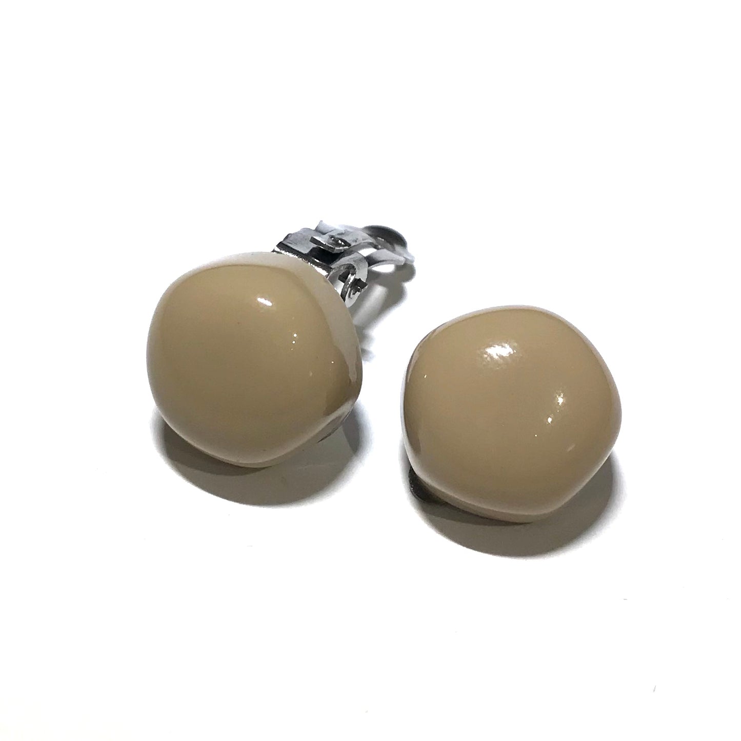 beige-sølv-øreklips