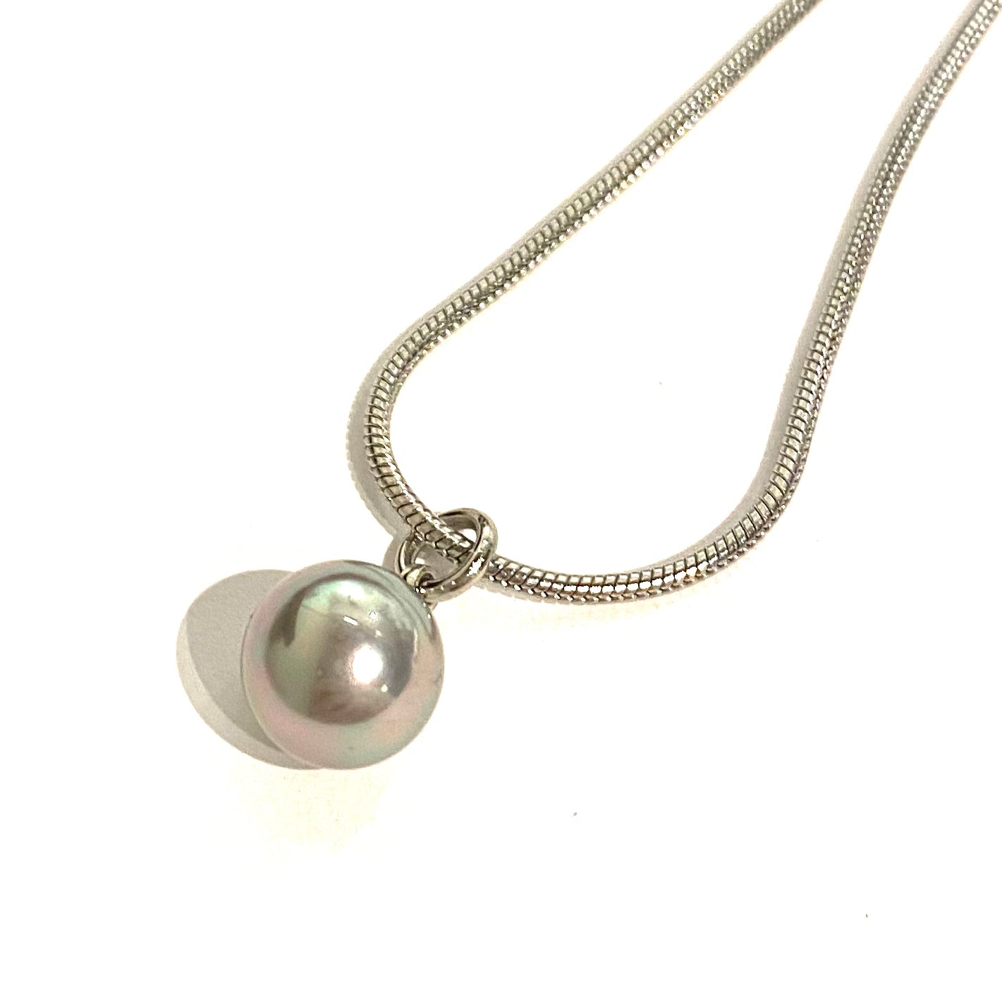 grå-perle-sølv-stål-smykke-halskjede