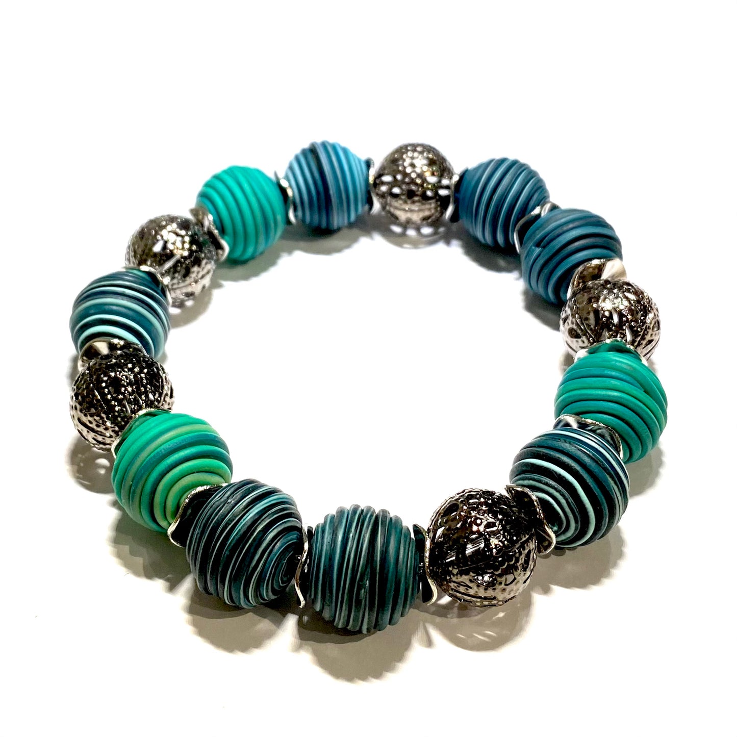 grønn-sort-polymer-leire-armbånd