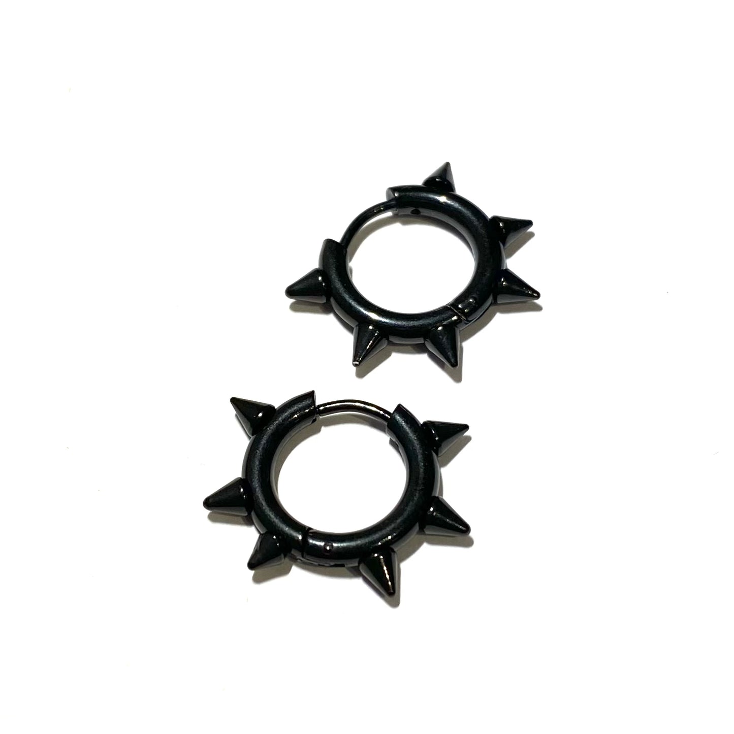 sort-spikes-stål-øreringer-ørepynt
