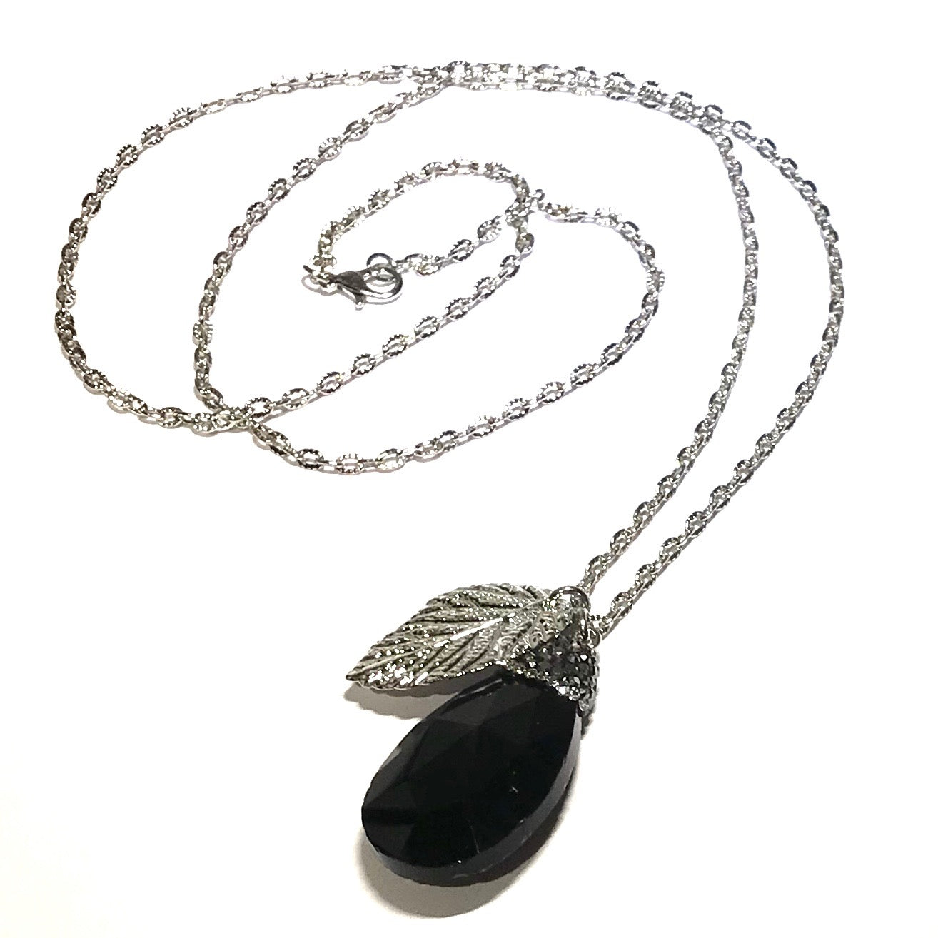 sort-glass-dråpe-sølv-smykke-halskjede